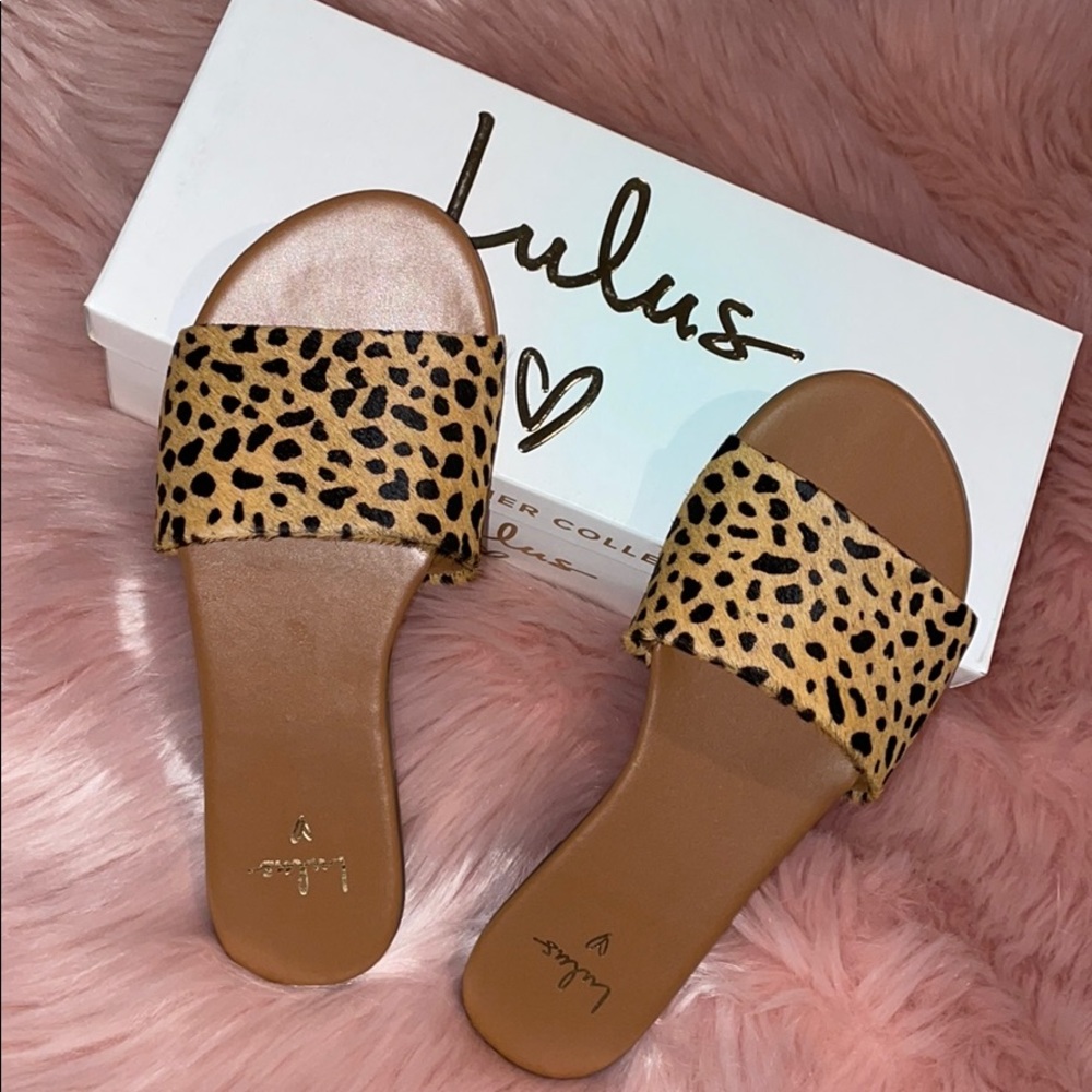 Beautiful New!! Lulus sandals ❤️